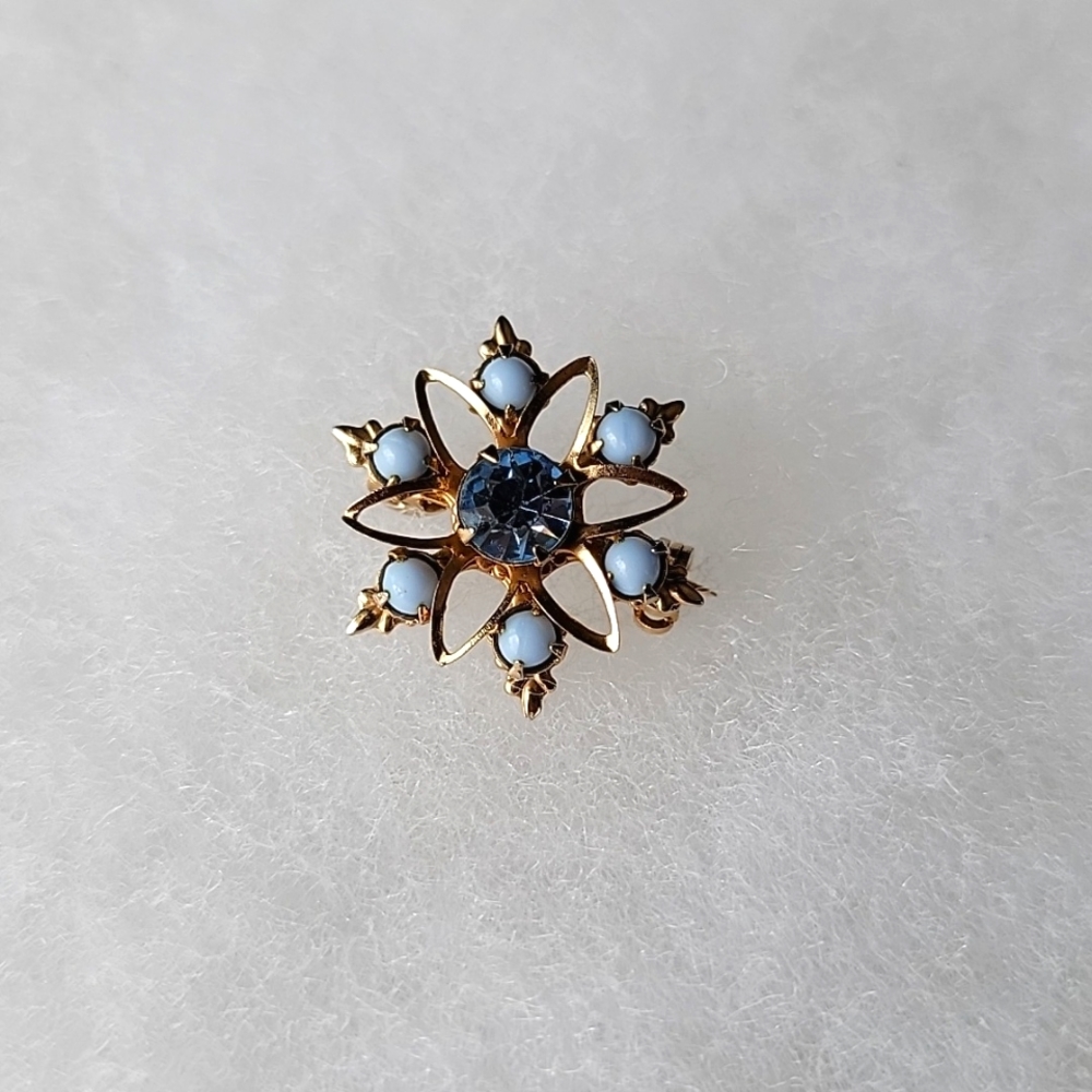 Vintage Blue Flower Brooch